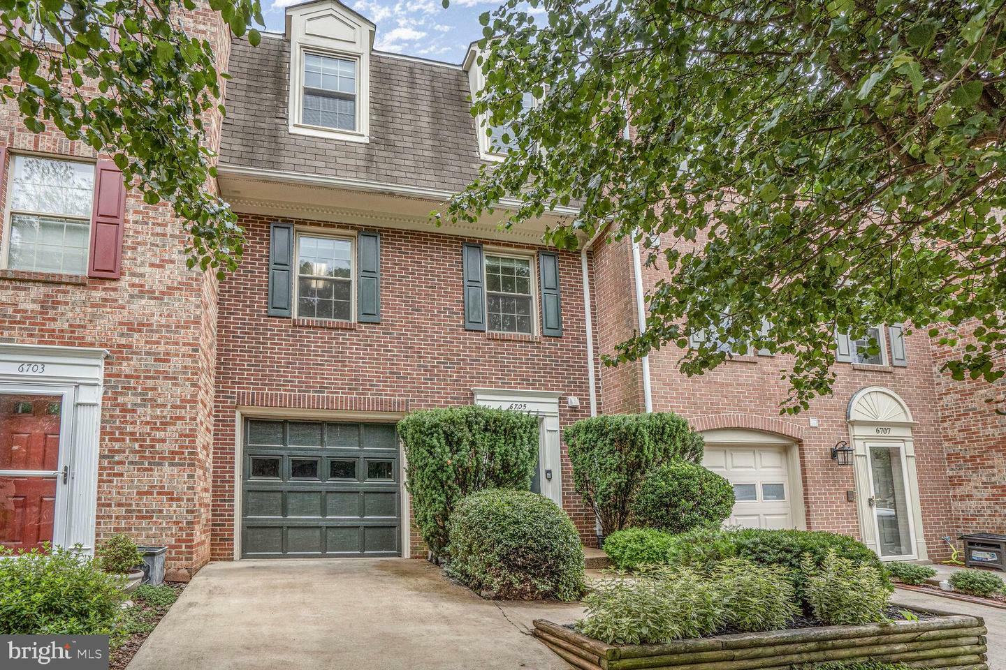 Property Photo:  6705 Sunset Woods Court  VA 22015 