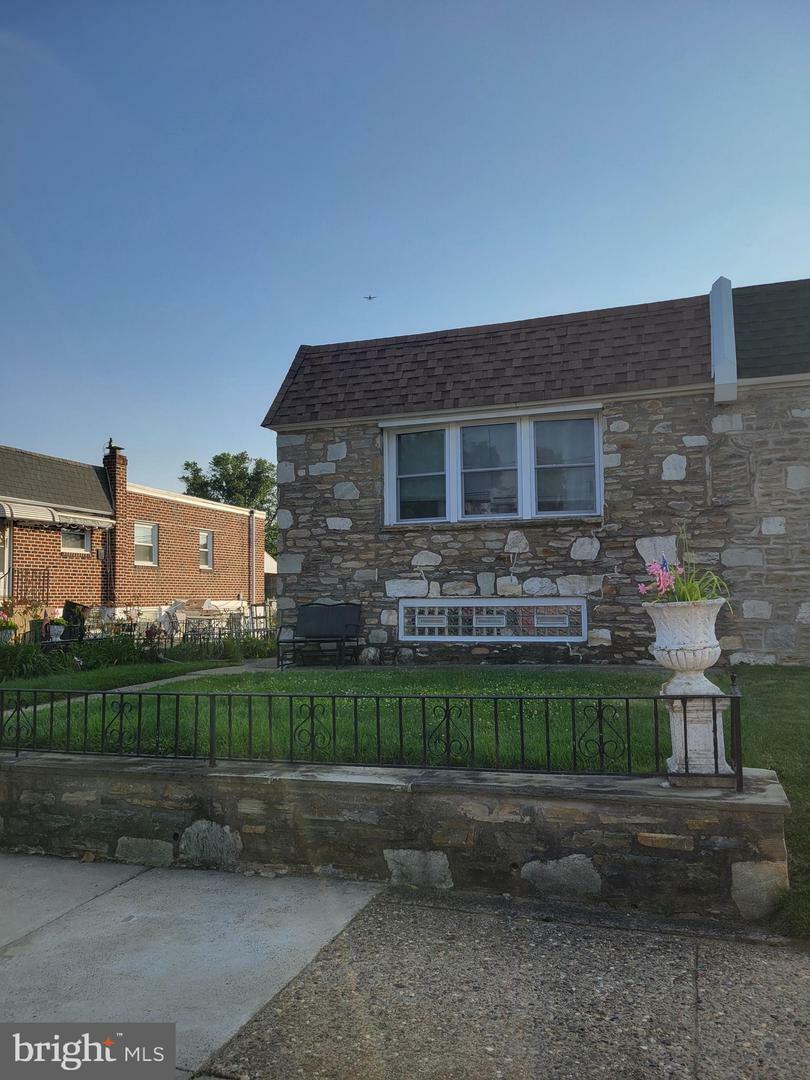 Property Photo: 2018 Greymont Street PA 19116