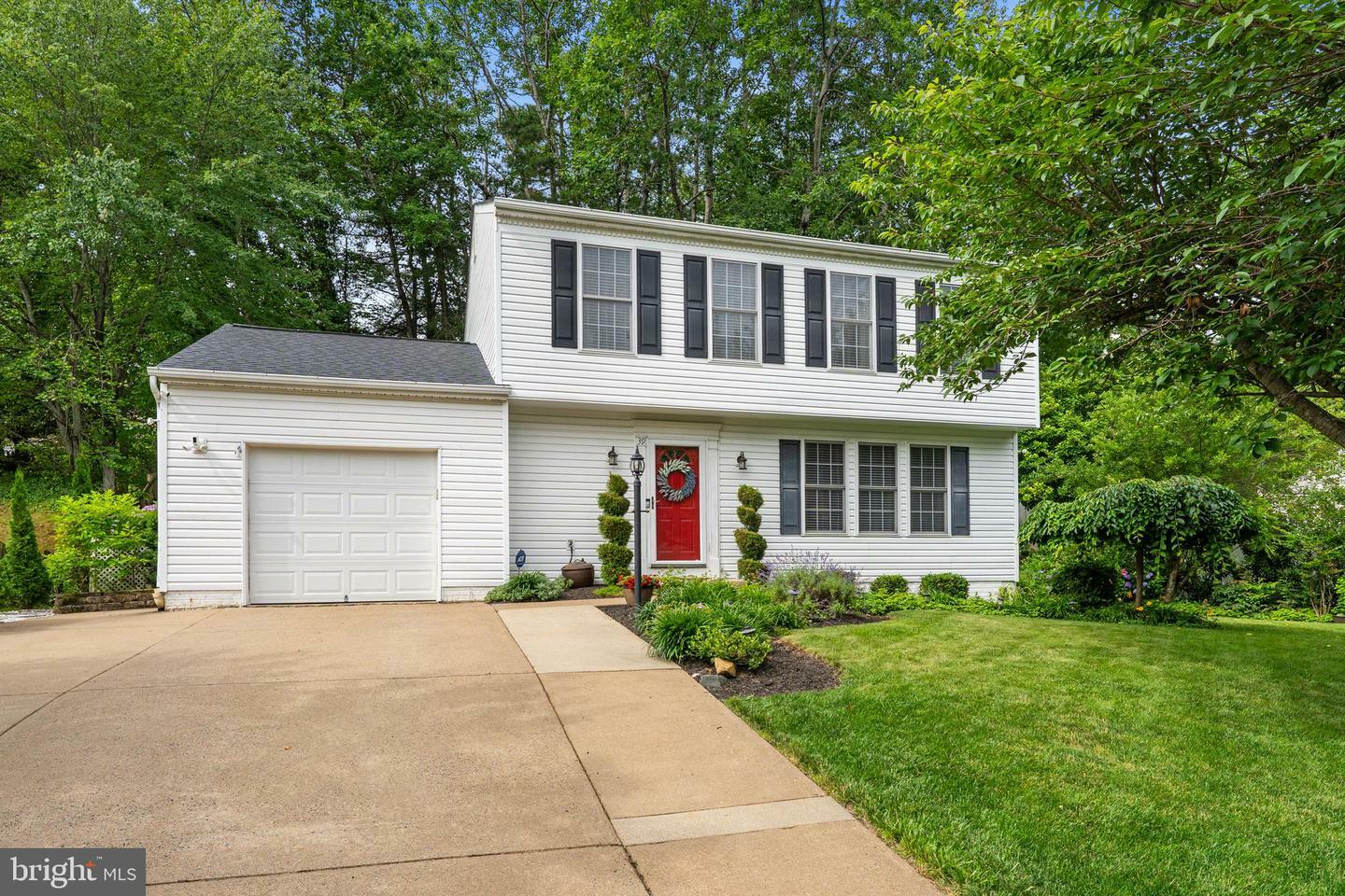 Property Photo: 39 Lawhorn Road VA 22554