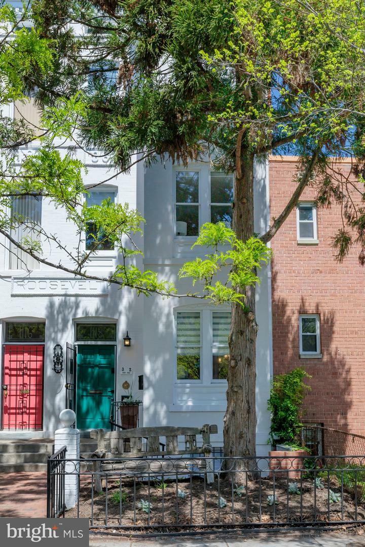 Property Photo: 1118 F Street NE DC 20002