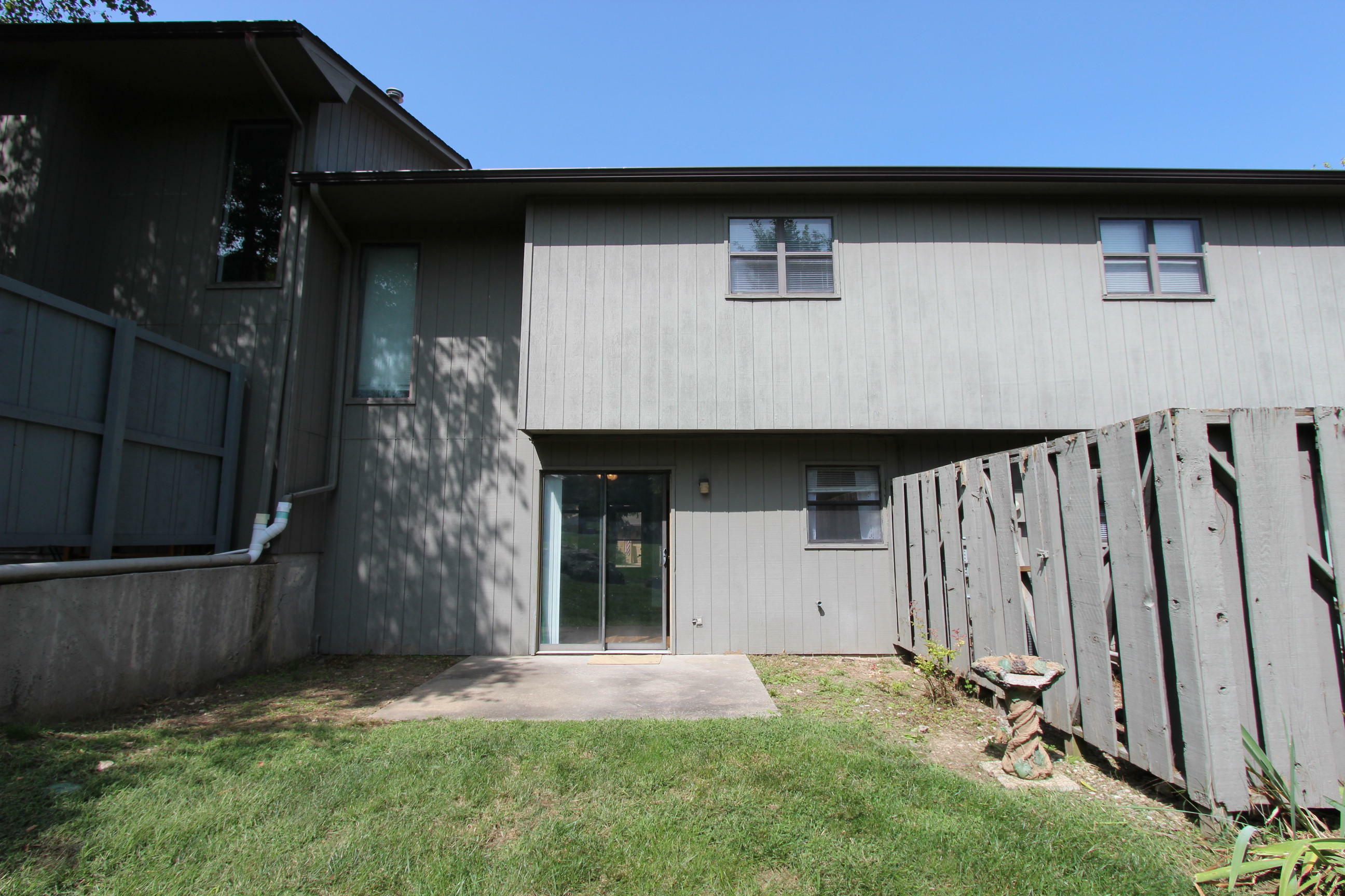 Property Photo: 2801 W Broadway MO 65203