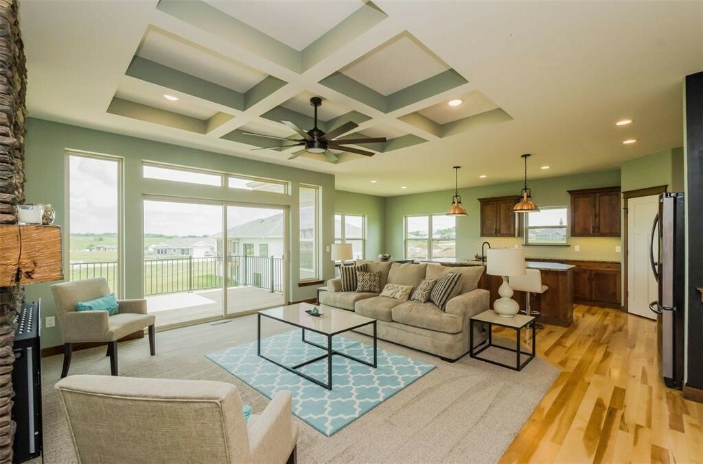 Property Photo: 1529 3rd St SW IA 52314