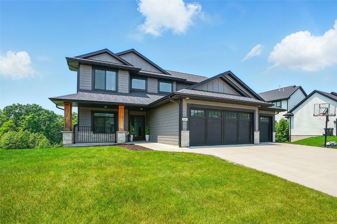 Property Photo: 1643 Avalon Pl IA 52245