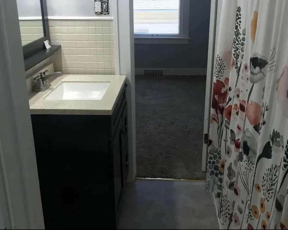 Property Photo: 129 13th Street NW IA 52405