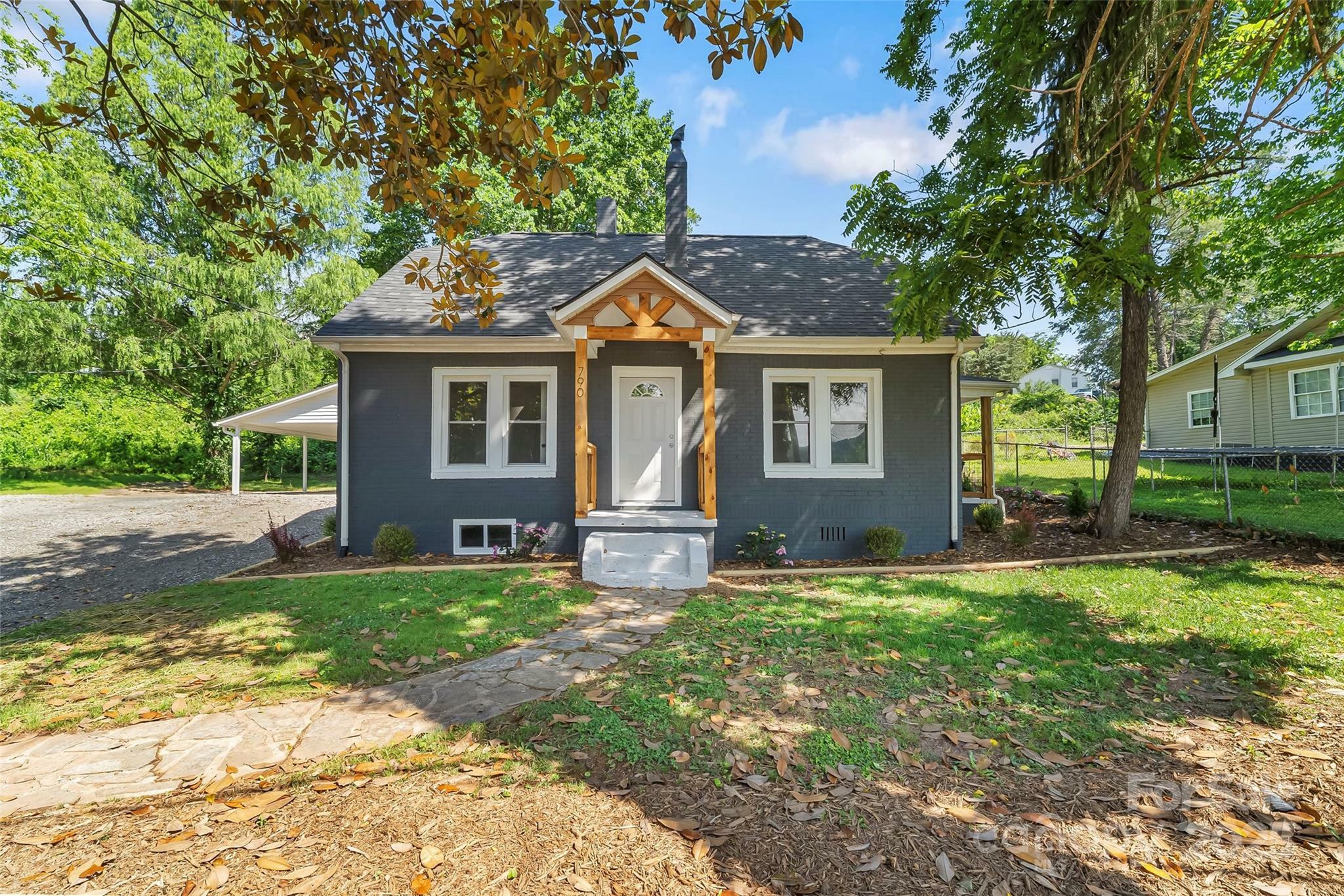 Property Photo: 790 W Tate Street NC 28752