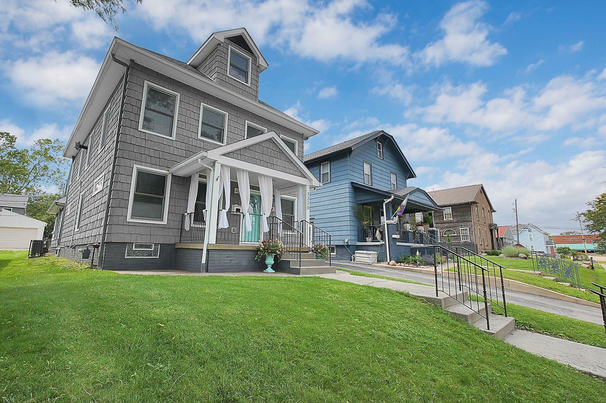 Property Photo: 1225 Eastview Avenue OH 43212
