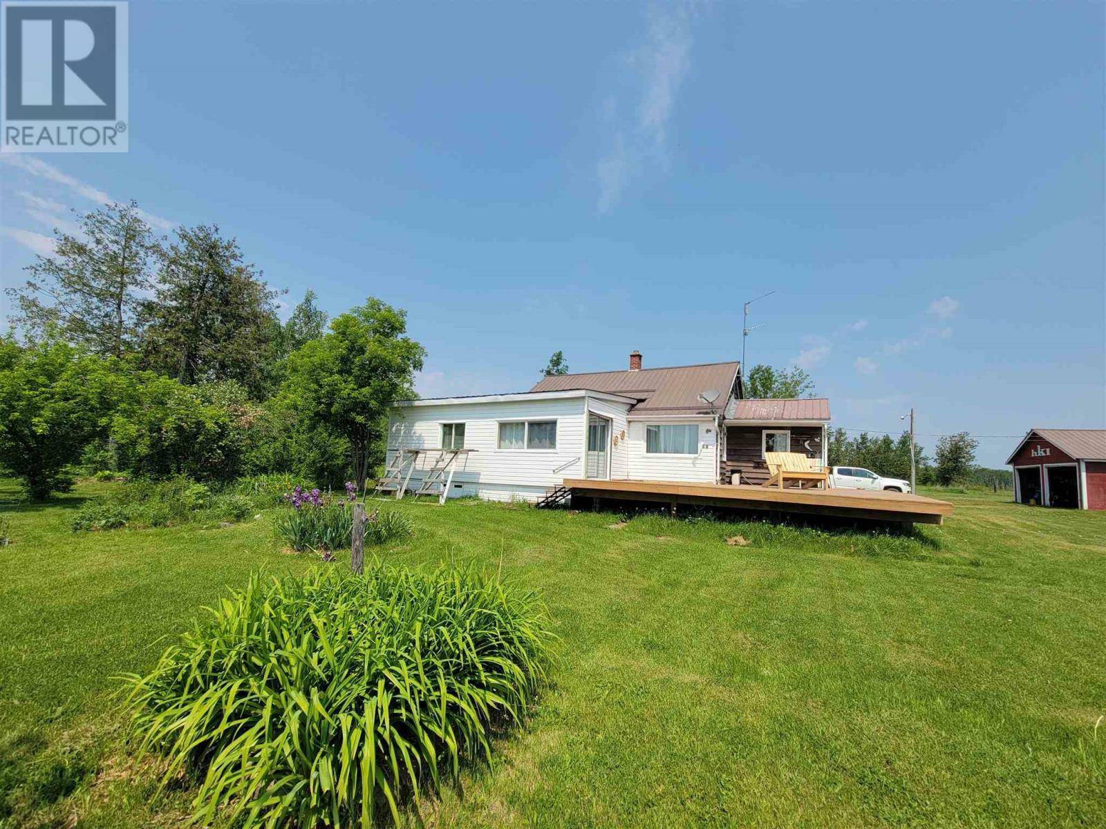 Property Photo: 870 McDiarmid Rd ON P0W 1E0