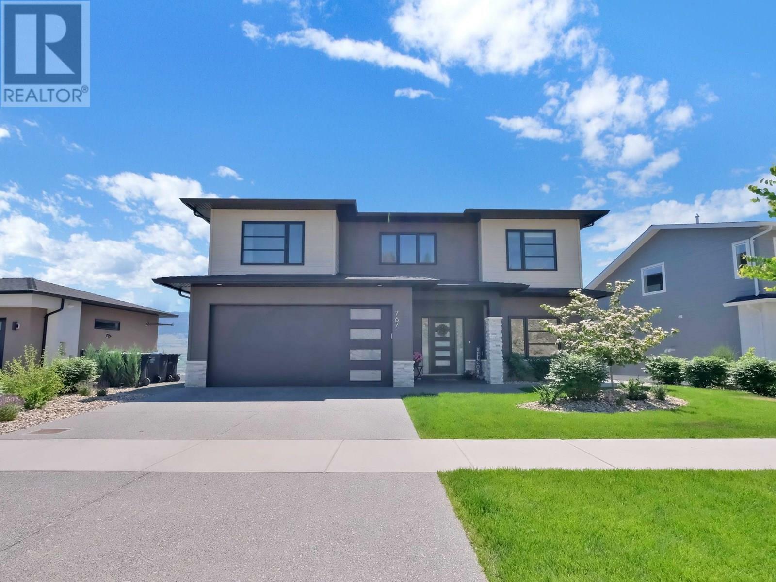Property Photo: 767 Acadia Street BC V1V 0A8