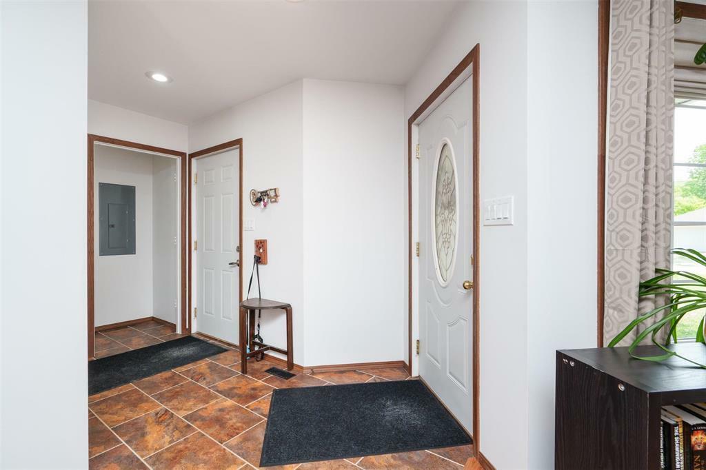 Photo de la propriété: 925 Fourth Street MB R0E 0C0