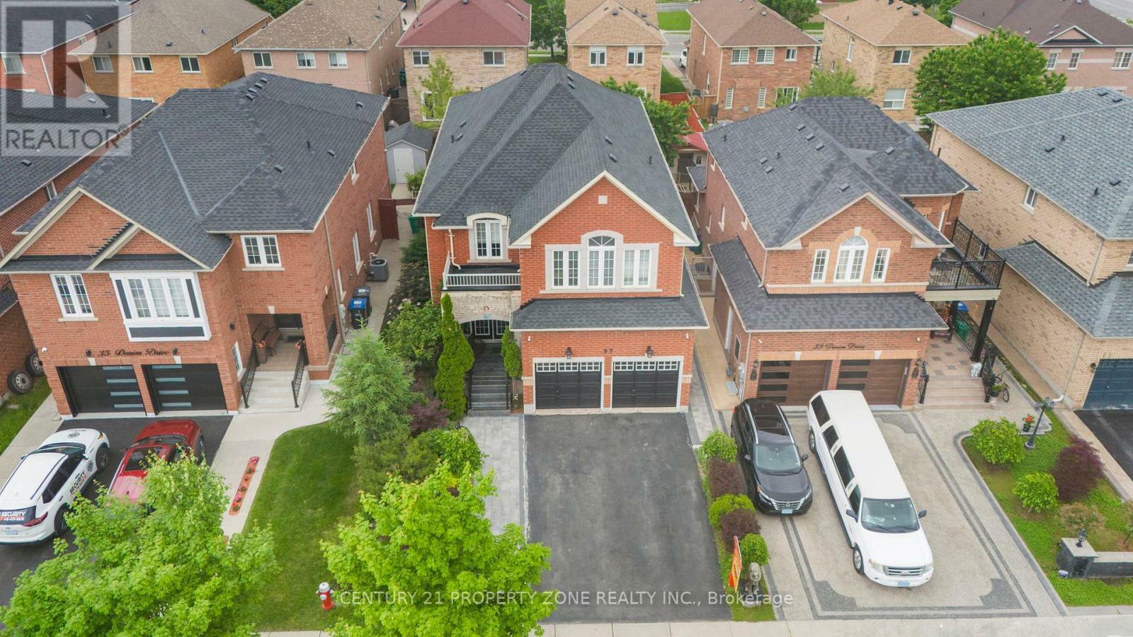 Property Photo: 37 Denim Drive ON L6P 2R3