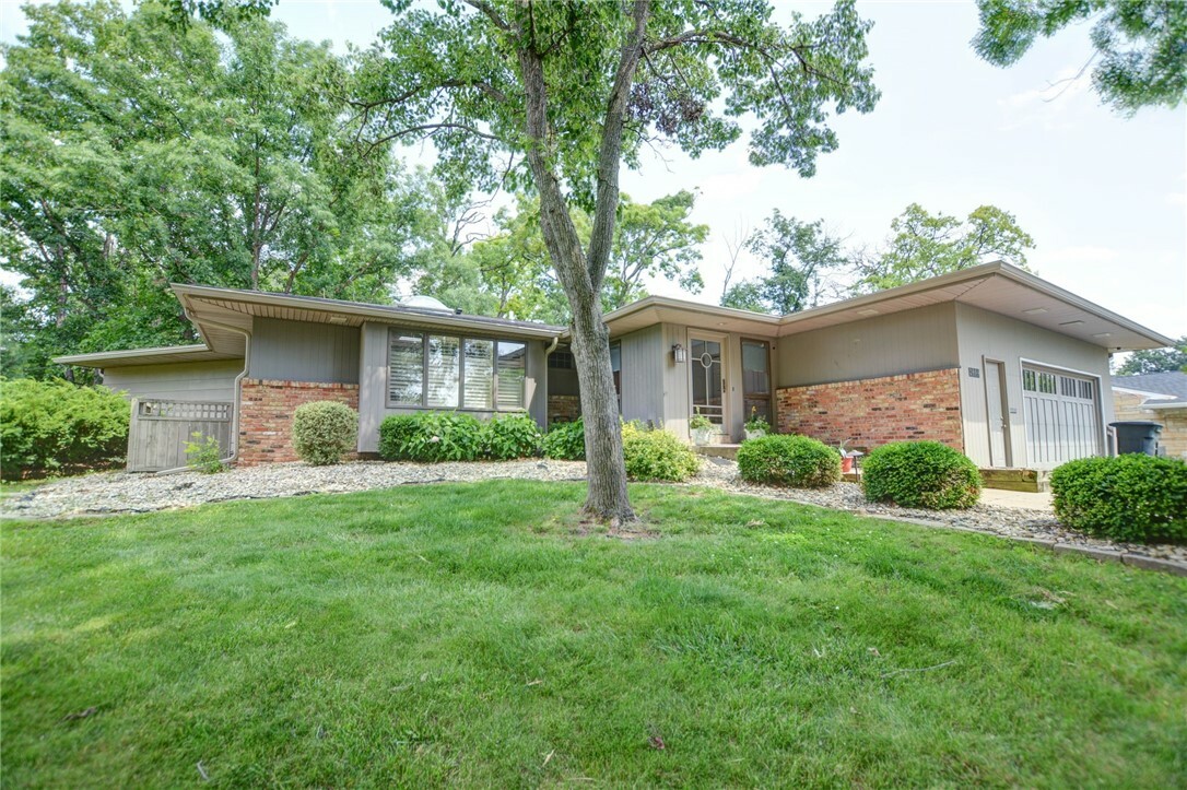 2404 S Angle Court  Decatur IL 62521 photo