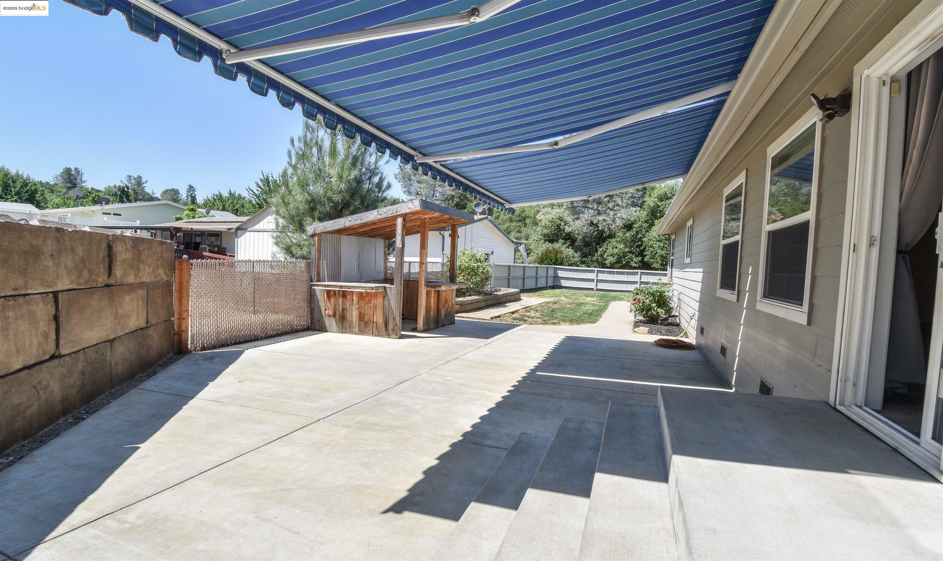 Property Photo: 18635 Manor Dr CA 95327