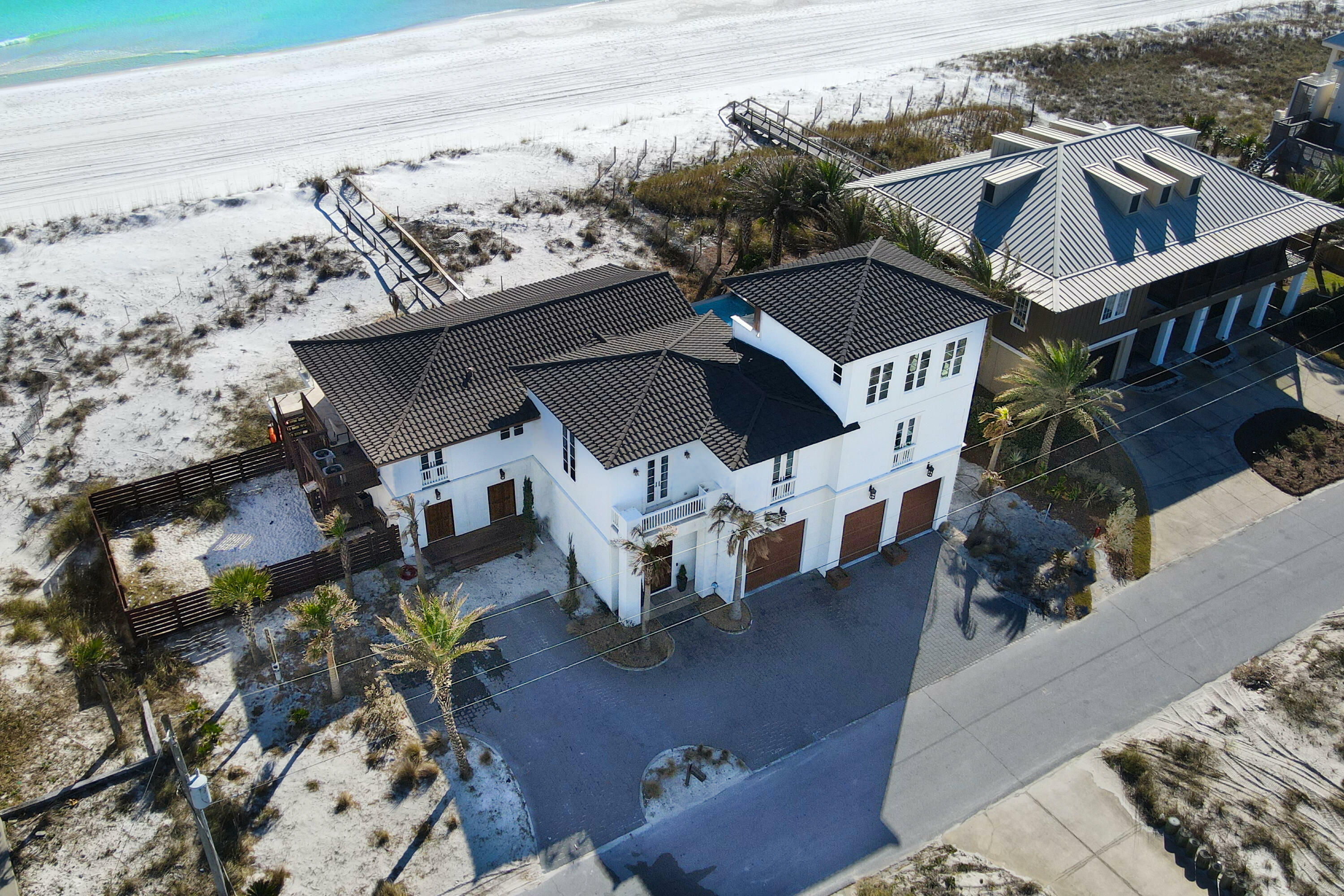 Property Photo: 808 Ariola Drive FL 32561