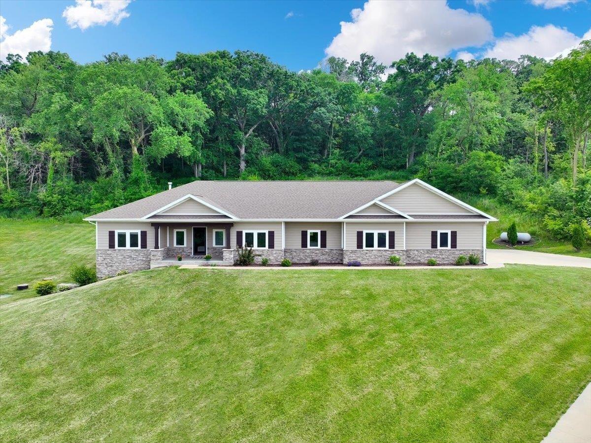Property Photo: 15945 Majestic Drive IA 52002