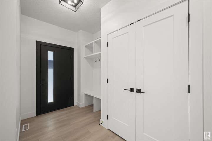 Property Photo:  11232 127 Street NW  AB T5P 1N2 