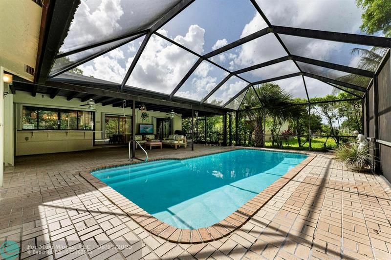 Property Photo: 2340 NW 42nd Ave FL 33066