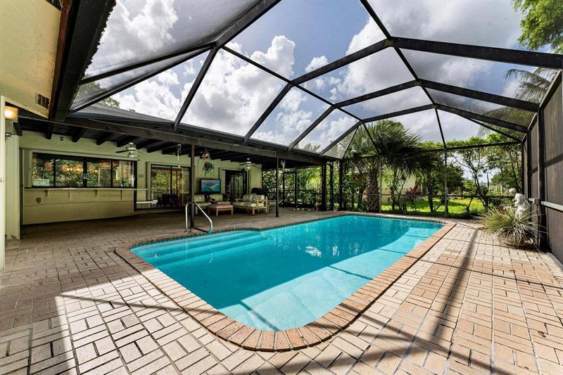 Property Photo: 2340 NW 42nd Ave FL 33066