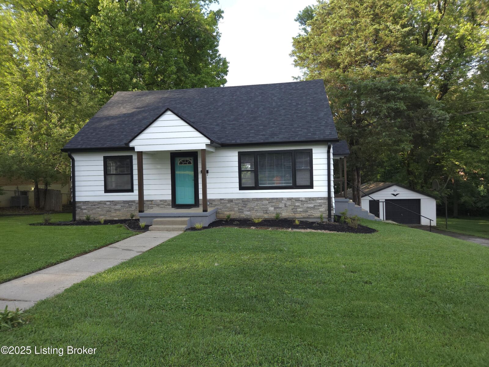 Property Photo: 111 Brooks St KY 42701