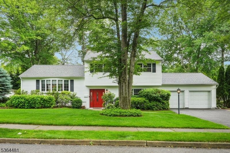 Property Photo: 40 Braemar Dr NJ 07470