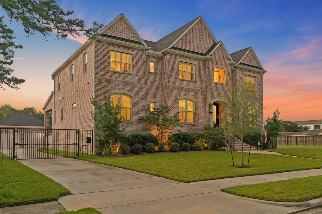 Property Photo: 5006 Braesvalley Drive TX 77096