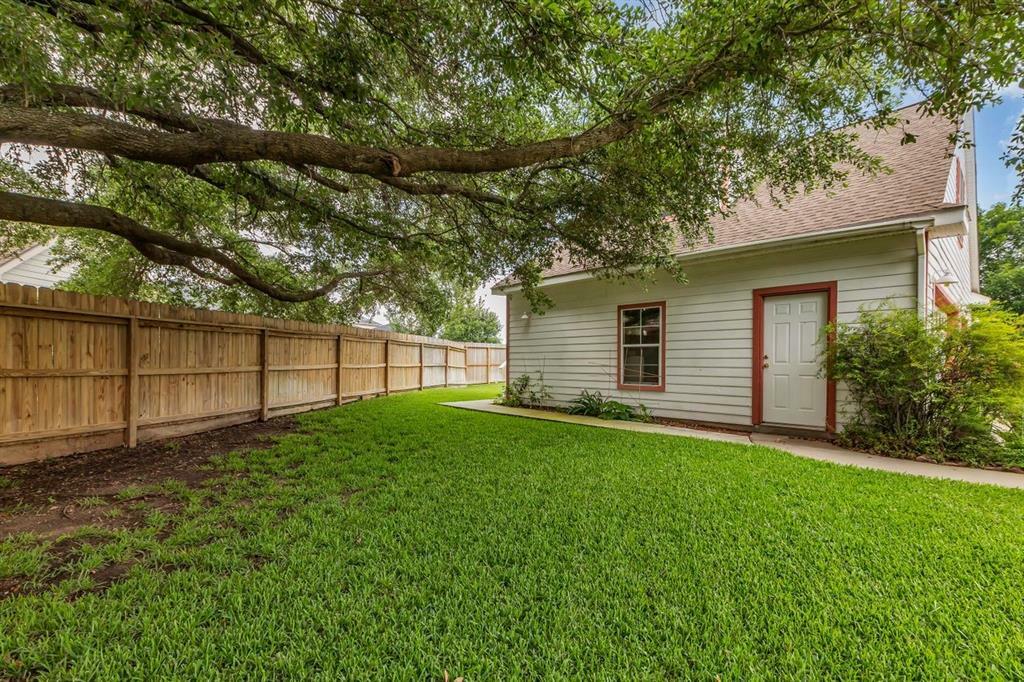 Property Photo: 7098 Whispering Wind - Gar Apt Drive Gar Apt TX 77318