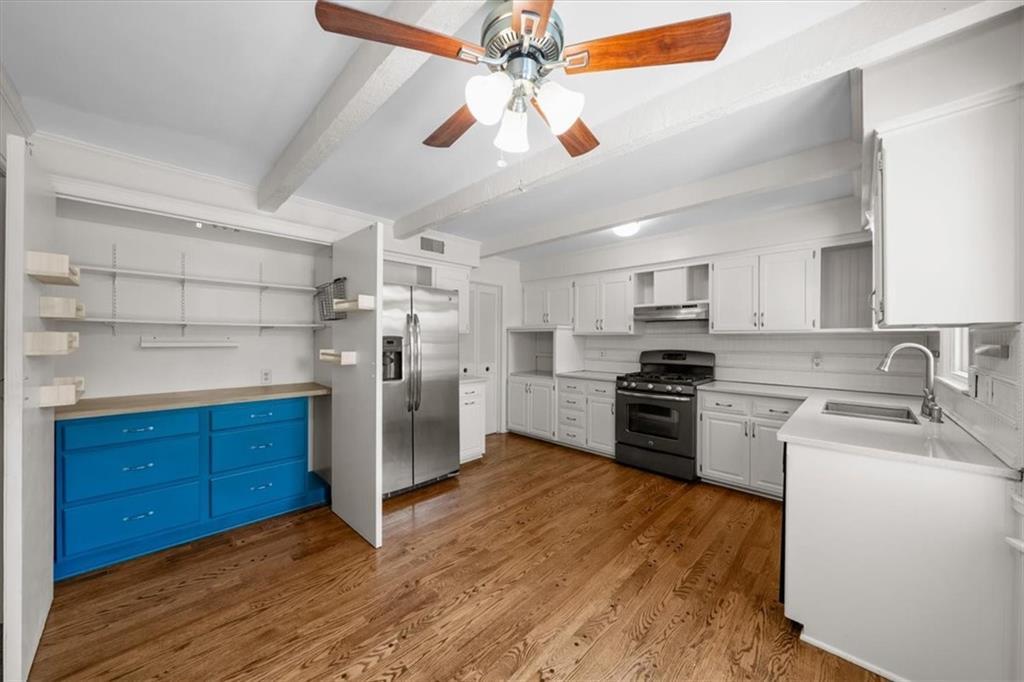 Property Photo: 9609 W 105th Terrace KS 66212