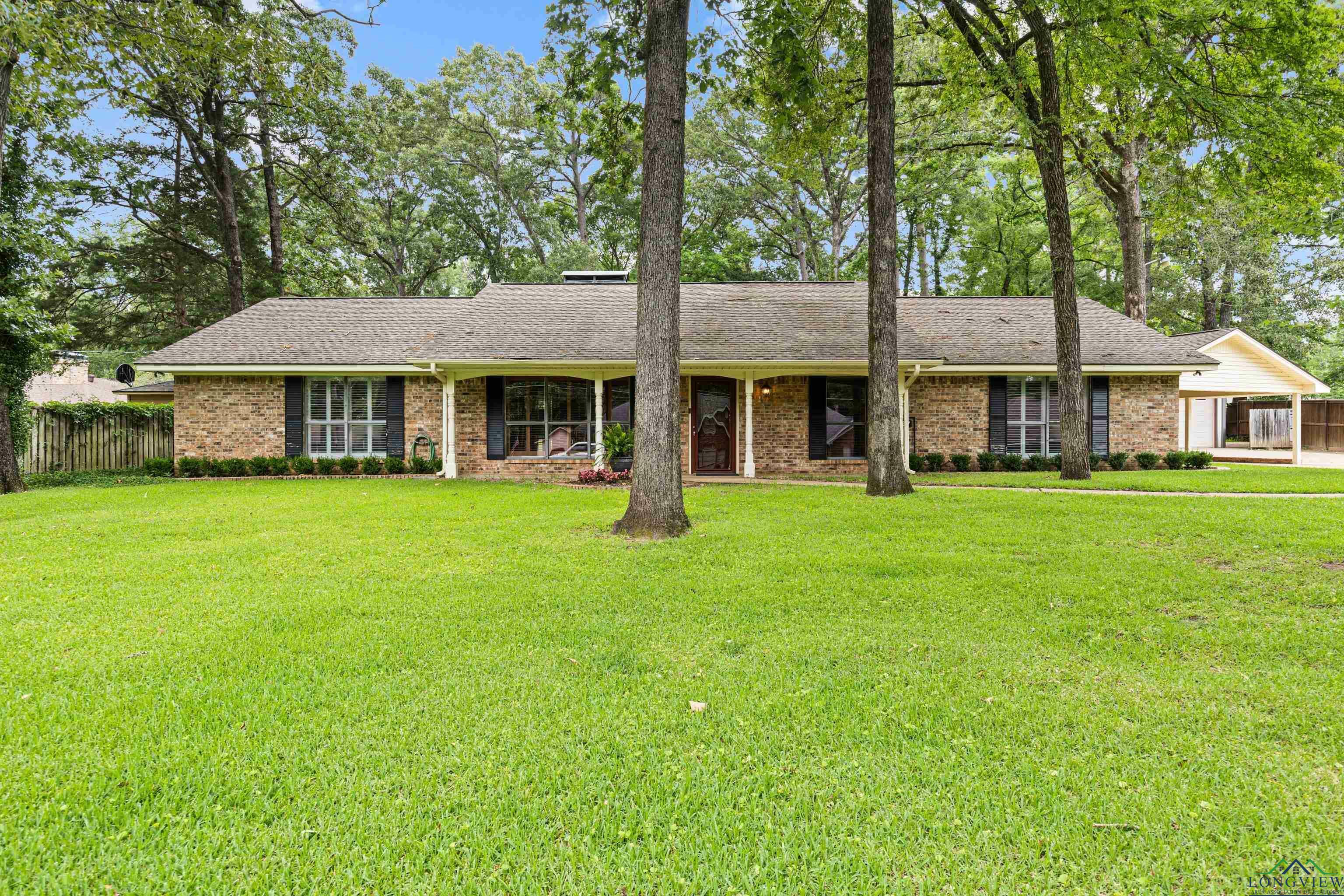 Property Photo: 627 Town Oaks TX 75662-1234