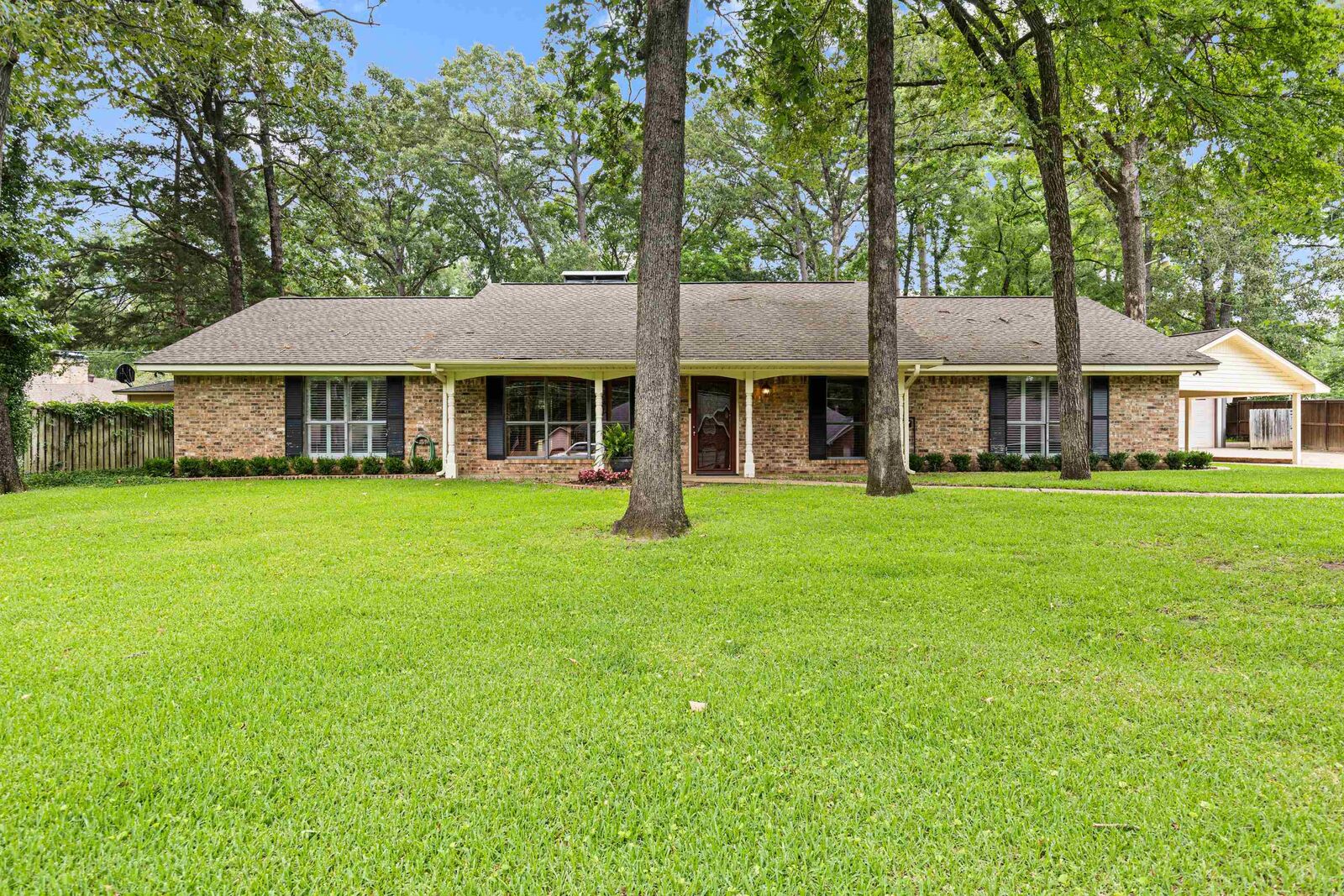 Property Photo:  627 Town Oaks  TX 75662-1234 