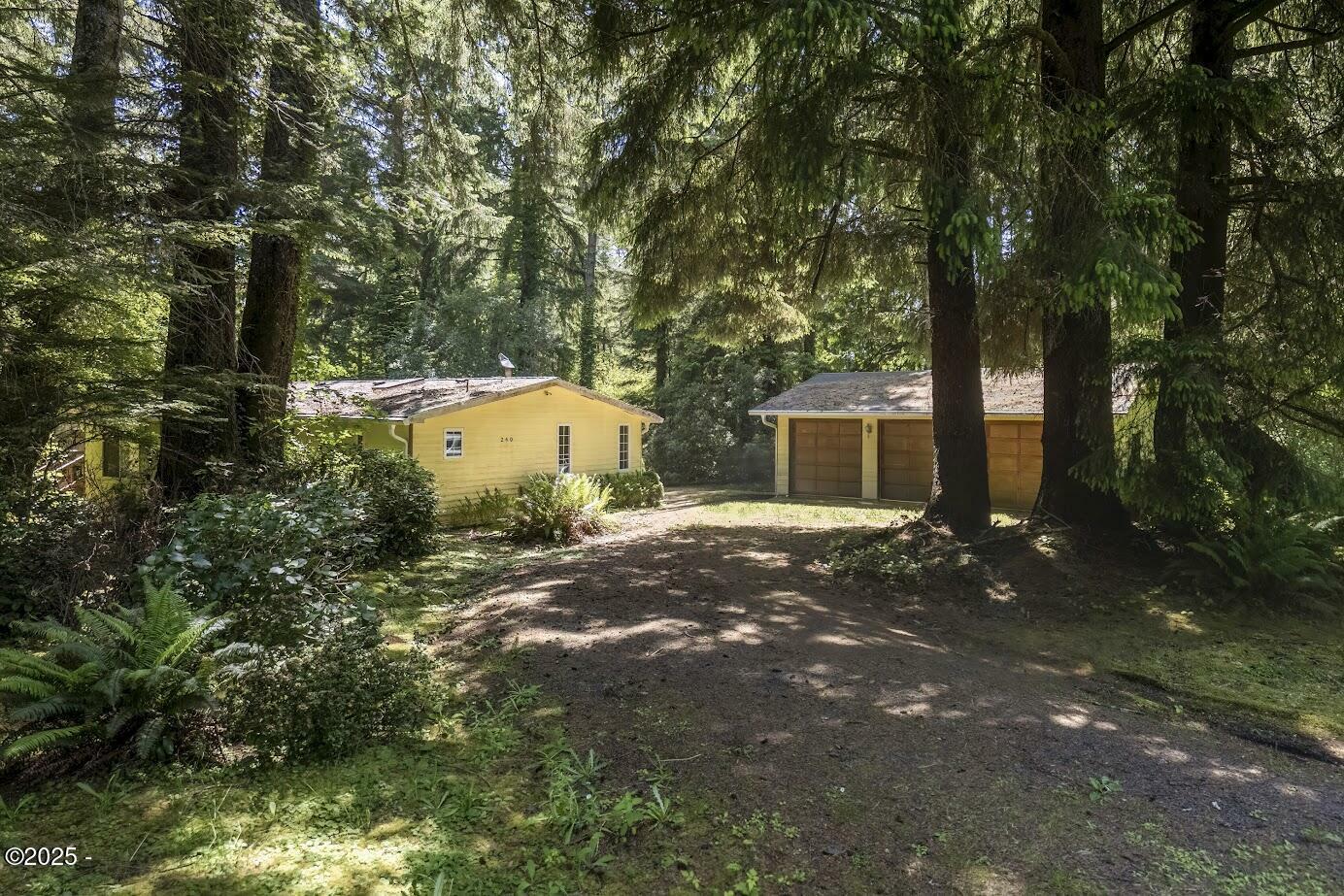 Property Photo: 240 3rd Street OR 97369