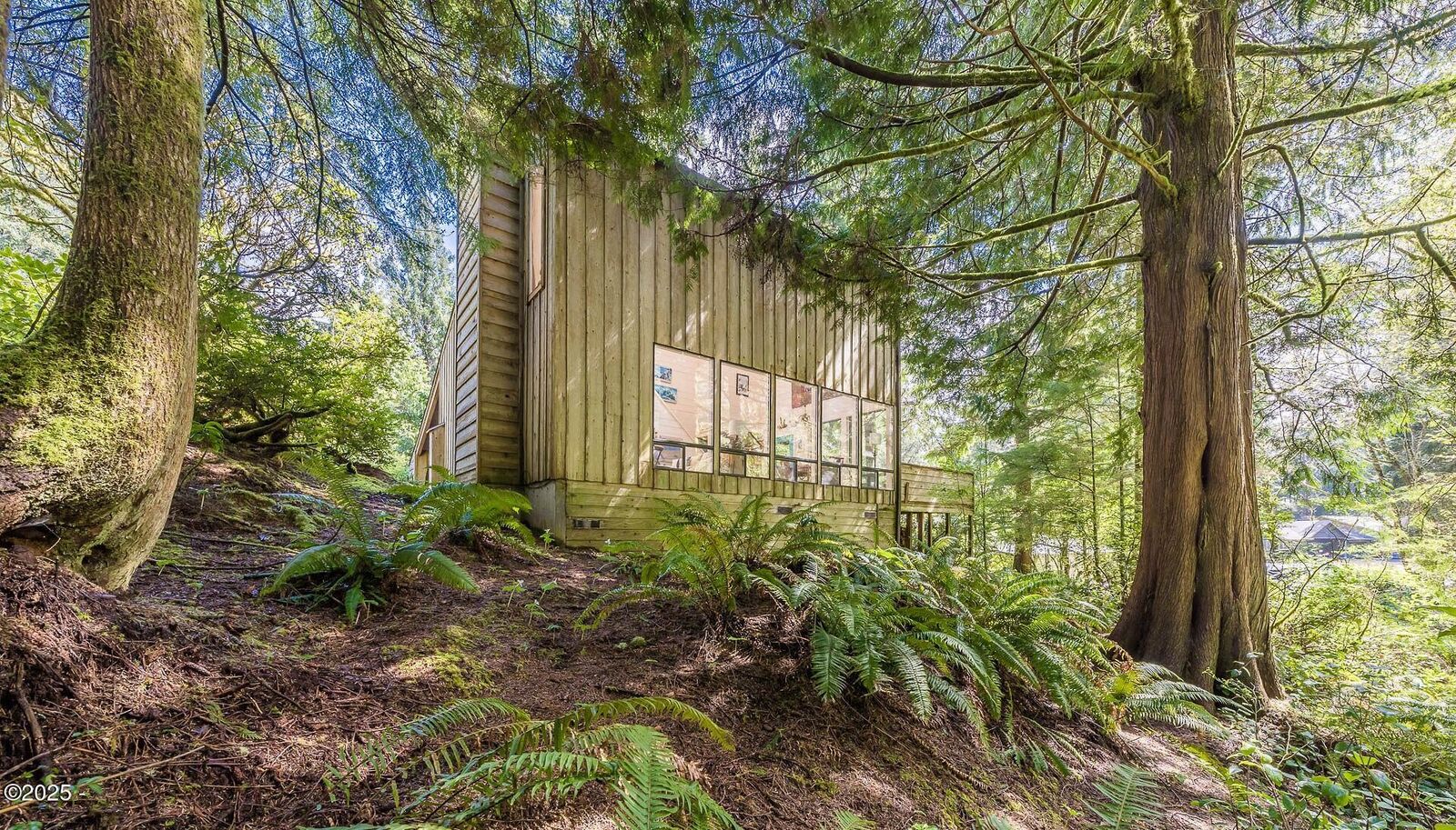 Property Photo: 6 Woodthrush Ln OR 97388