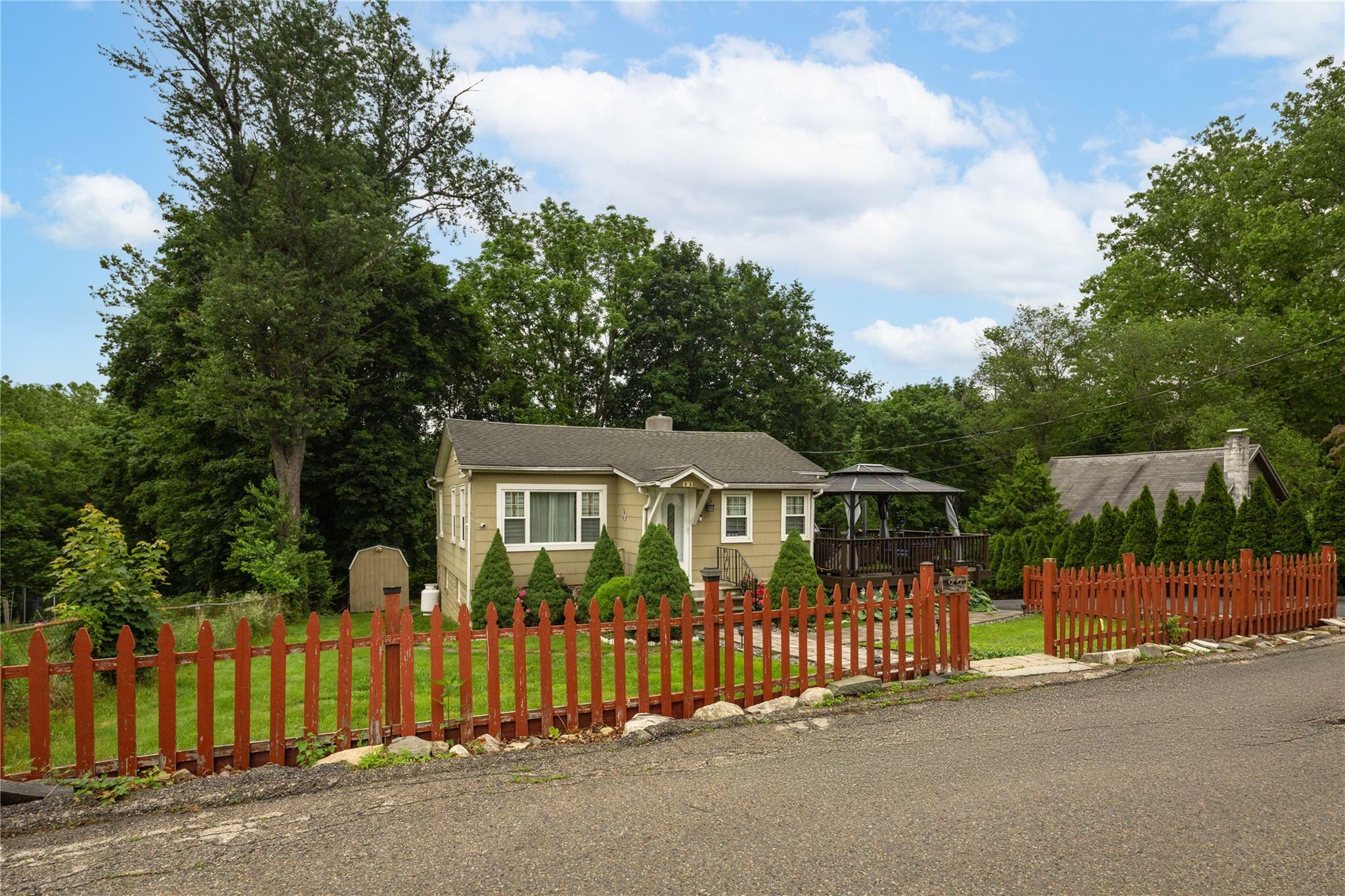 Property Photo: 33 Hollowbrook Court N NY 10567