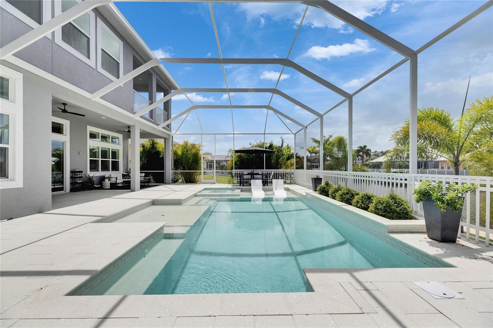 Property Photo: 978 Signet Drive FL 33572