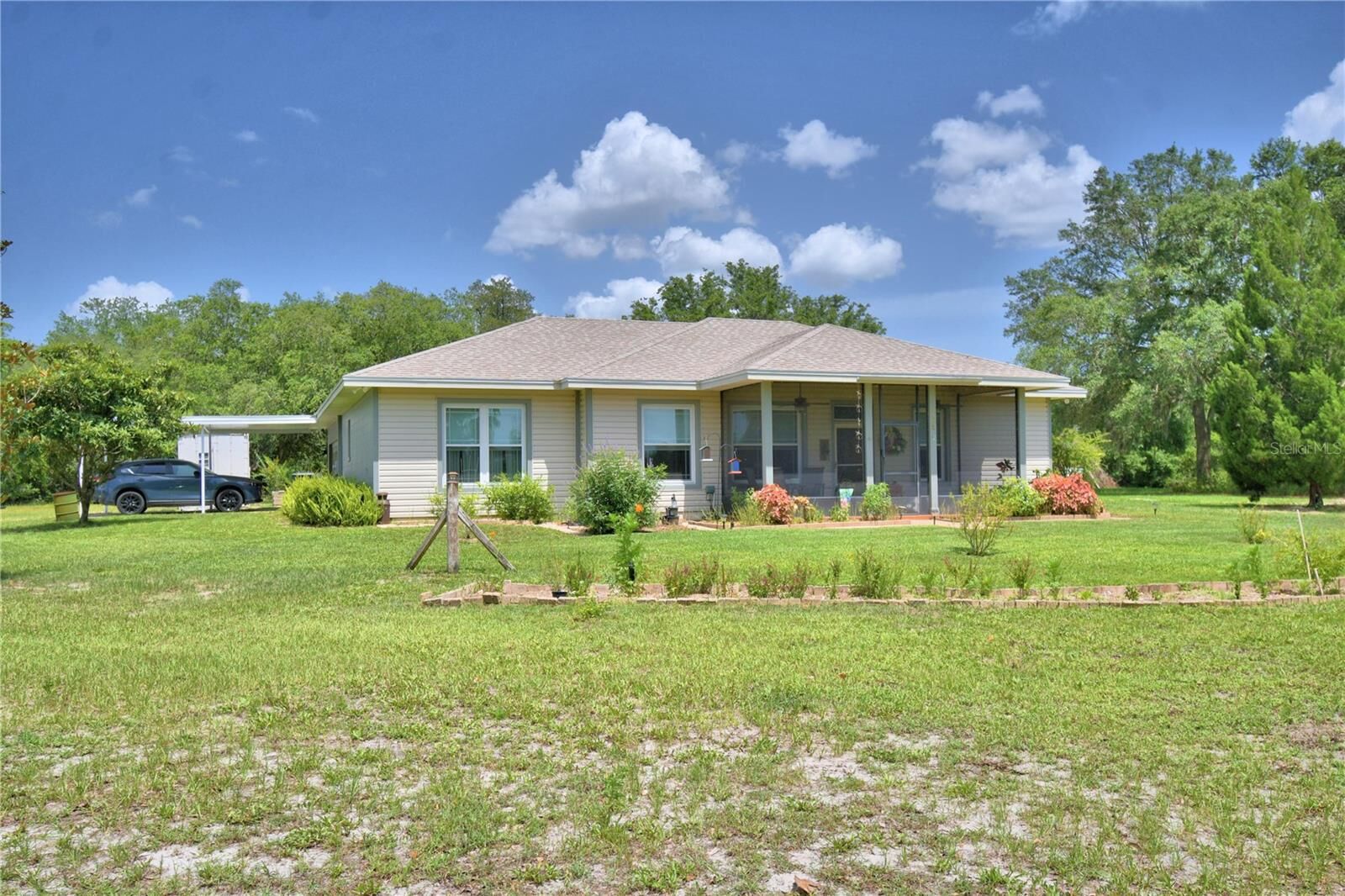 Property Photo: 2252 Fox Run Road FL 33898