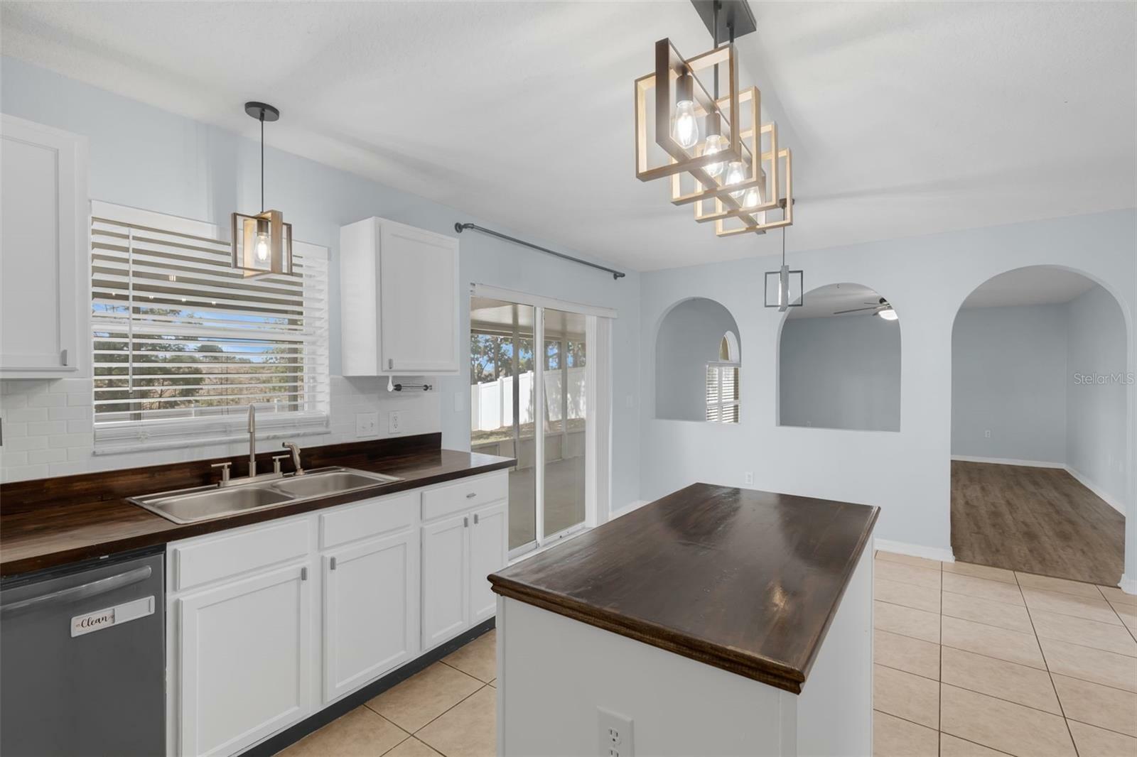 Property Photo: 2255 Tealwood Circle FL 32778