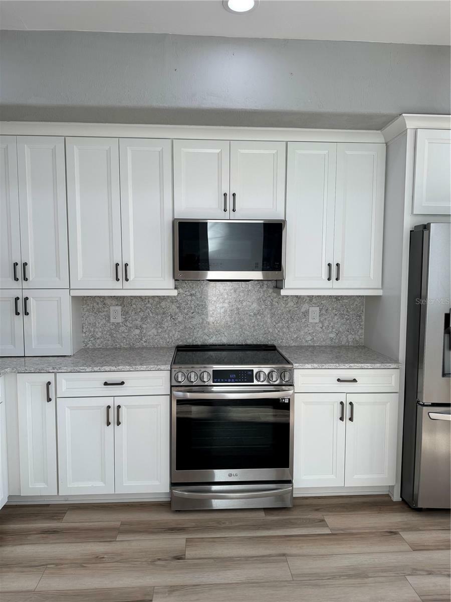 Property Photo: 3653 Casalta Cir FL 32168