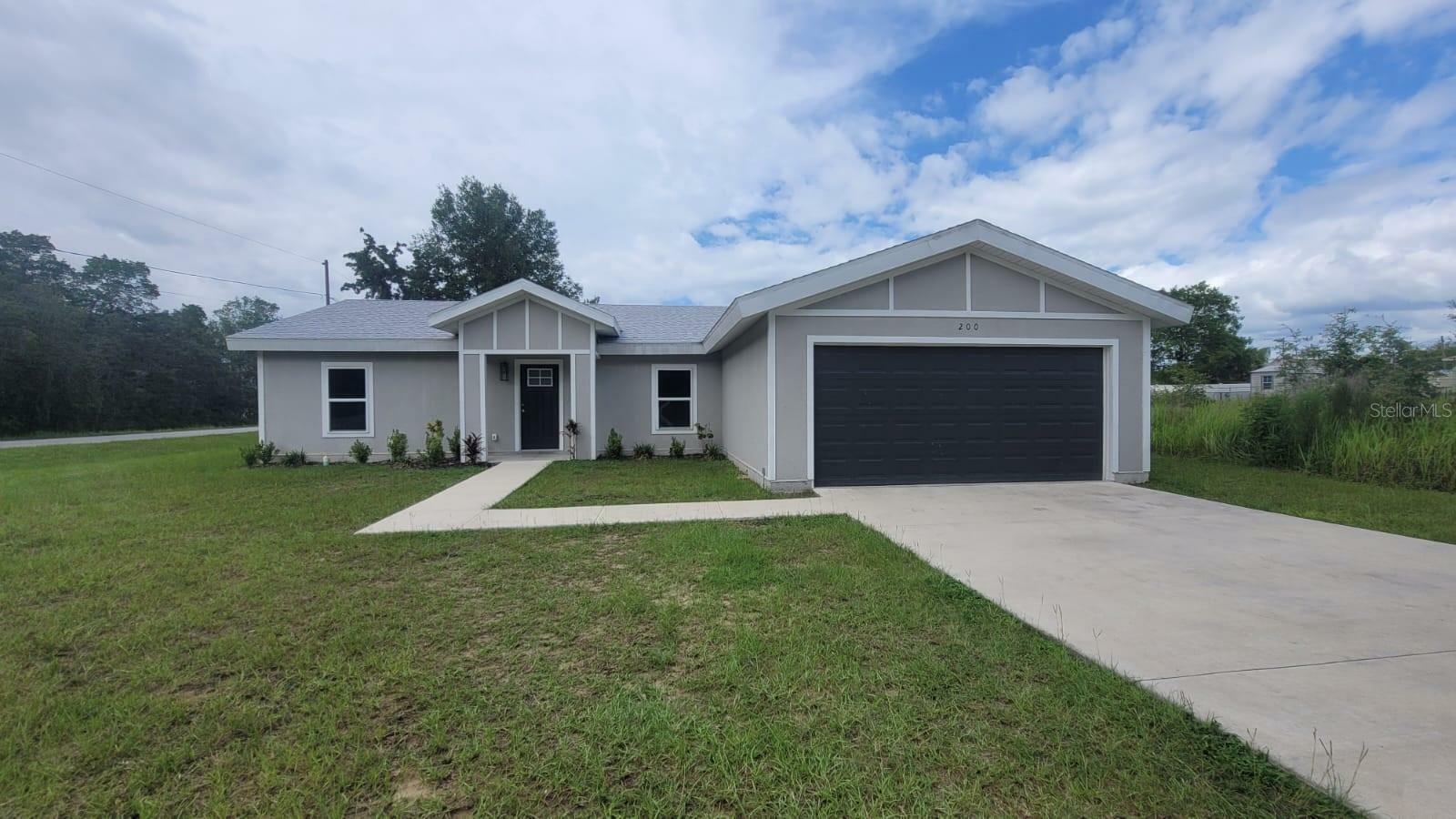 Property Photo: 200 Locust Pass FL 34472
