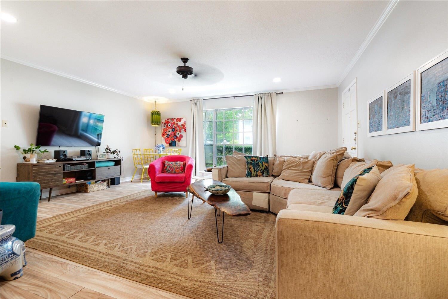Property Photo:  275 W Central Park St 1  TN 38111 
