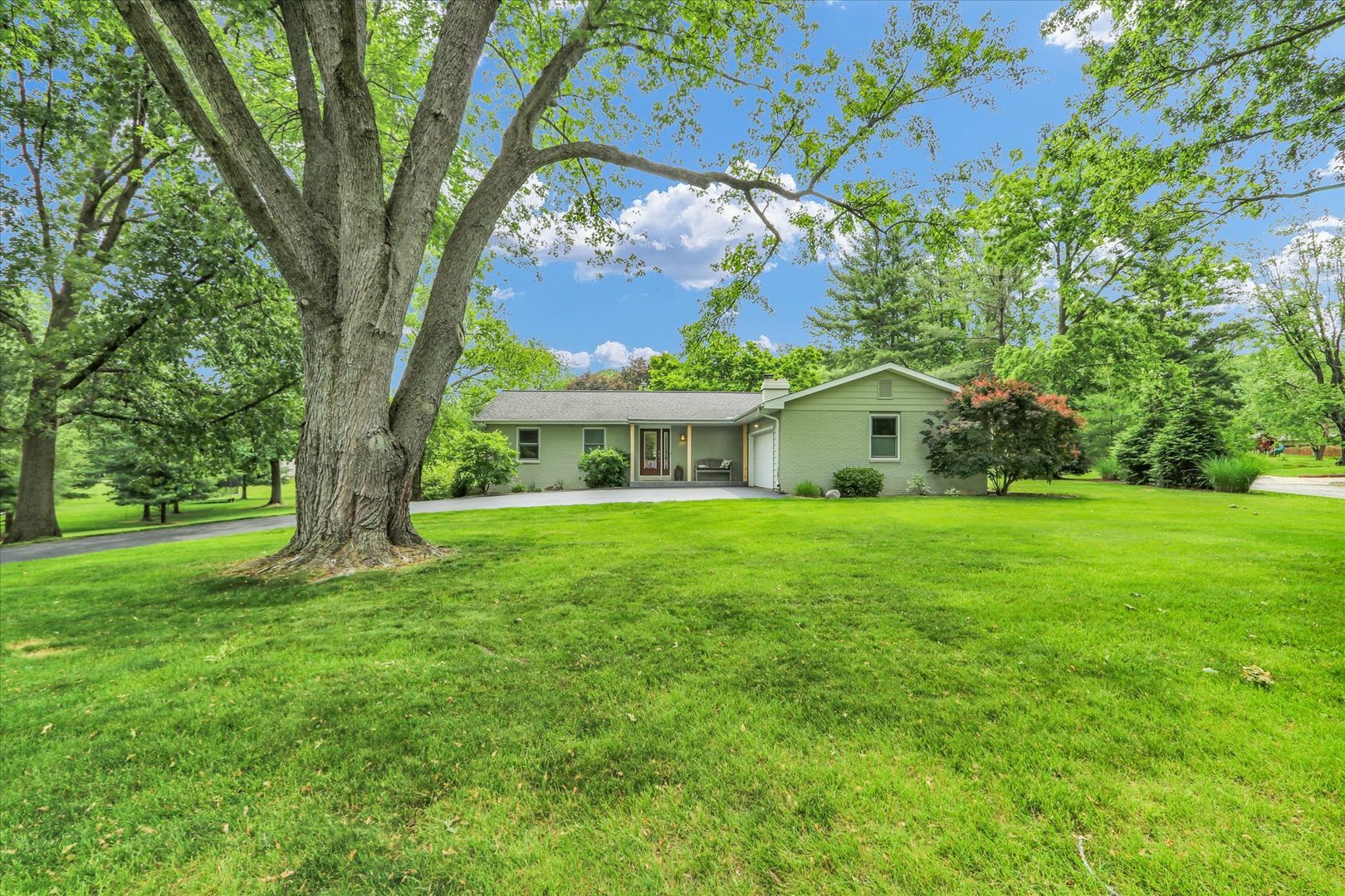 1104 Parkview Drive  Mahomet IL 61853 photo