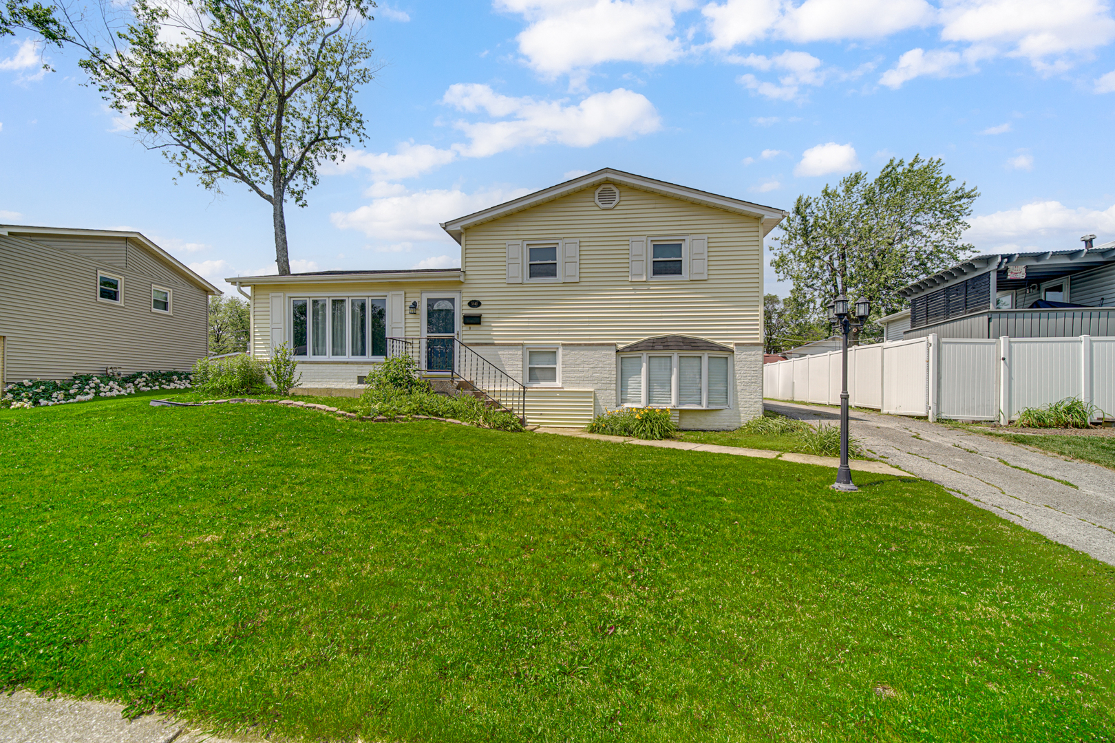 Property Photo: 5640 Victoria Drive IL 60452