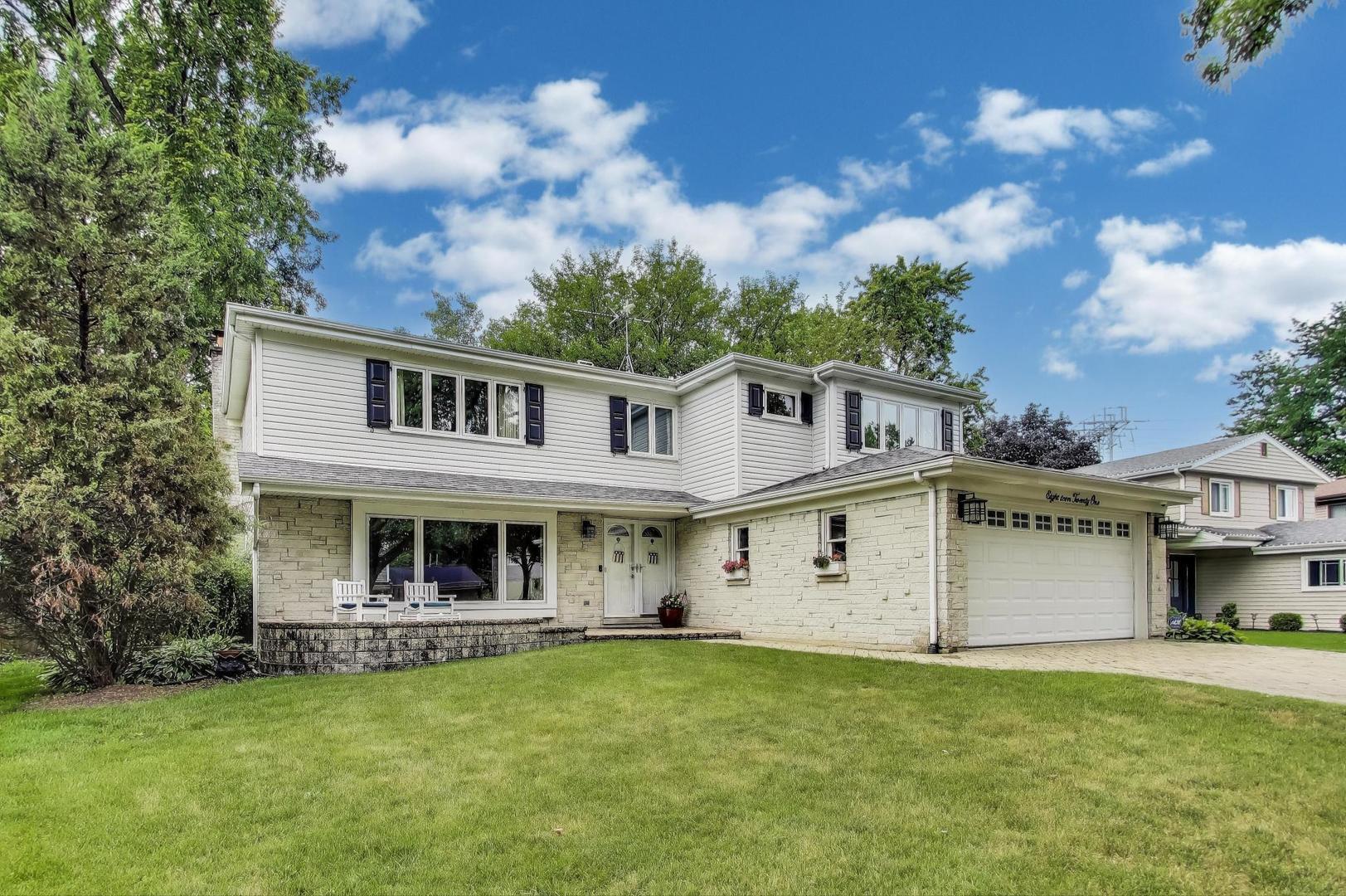 Property Photo: 1821 E Boulder Drive IL 60056