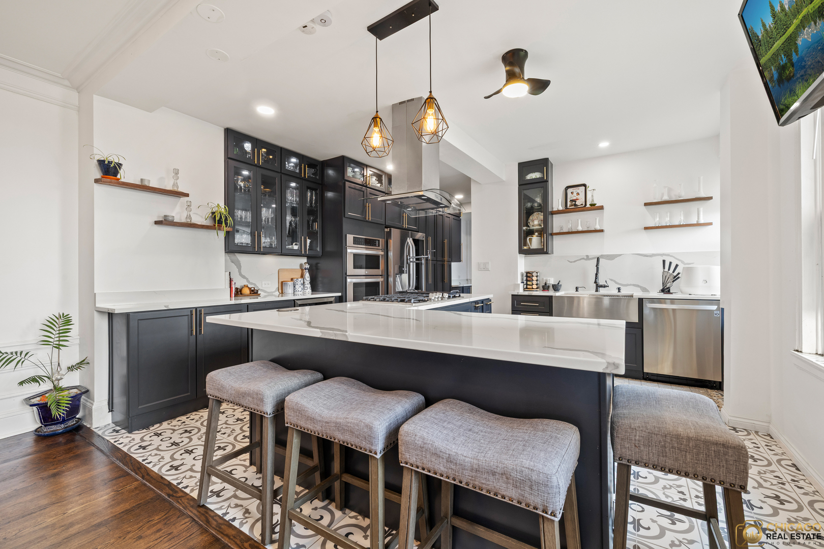 Property Photo: 7321 S South Shore Drive 10A IL 60649