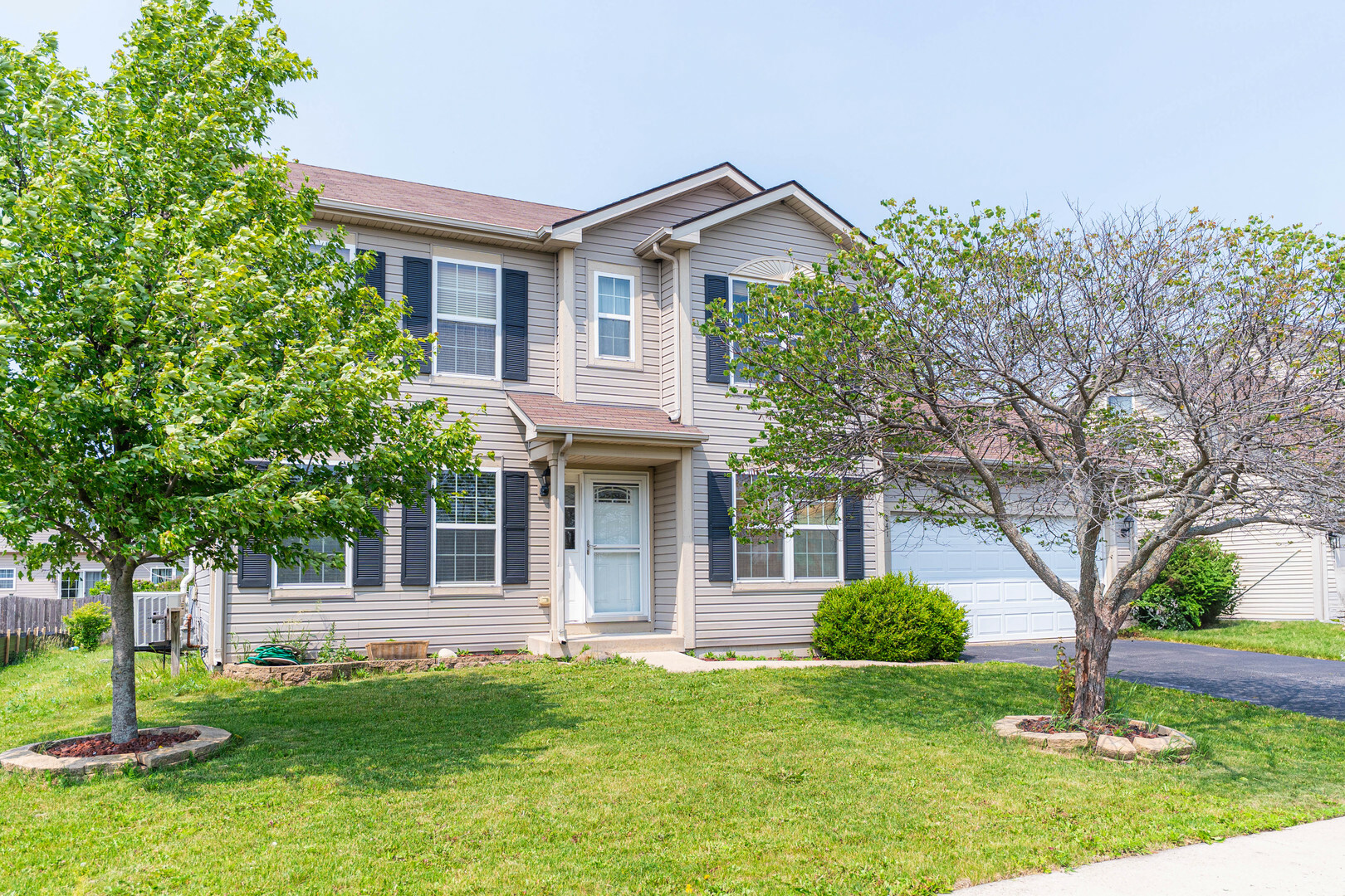 Property Photo: 841 Pond Brook Avenue IL 60150