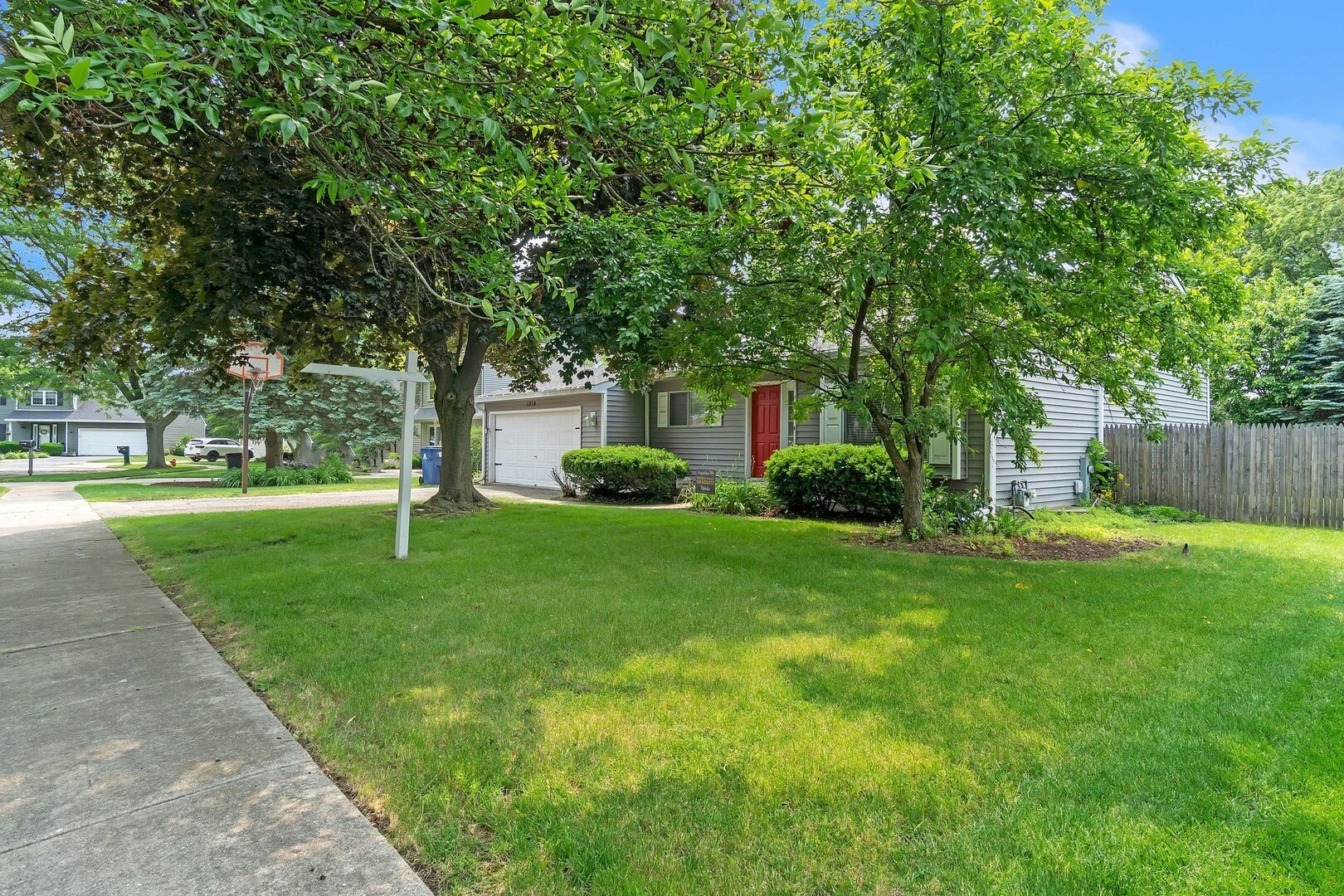 Property Photo: 1316 Fireside Court IL 60564