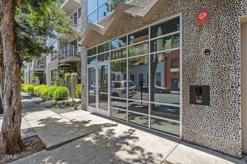 Property Photo: 111 S De Lacey Avenue 103 CA 91105