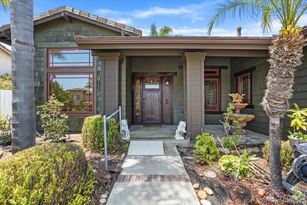 Property Photo: 1915 Andrews Ct CA 92054