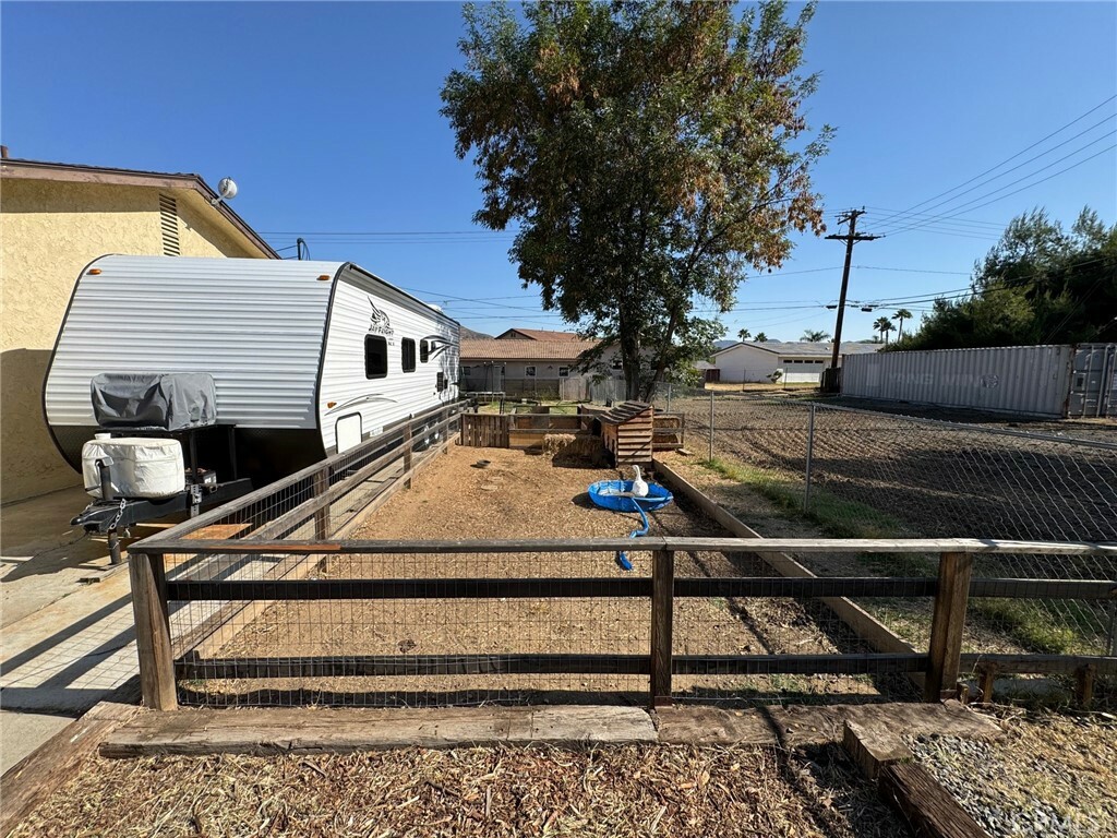 Property Photo: 23735 Vista Way CA 92587