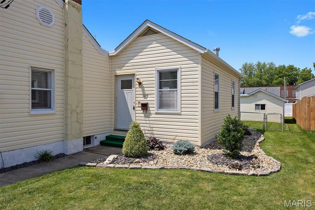 Property Photo: 309 W Madison Street IL 62260