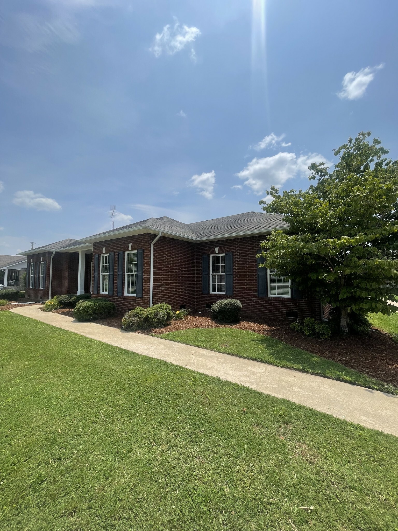Property Photo: 407 Robins St TN 38464