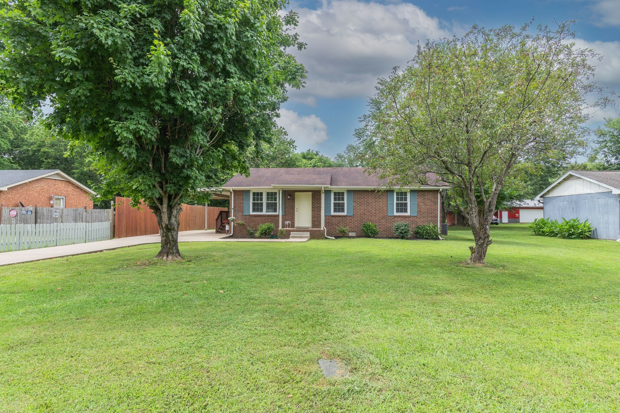 Property Photo: 163 Rebel Rd TN 37167