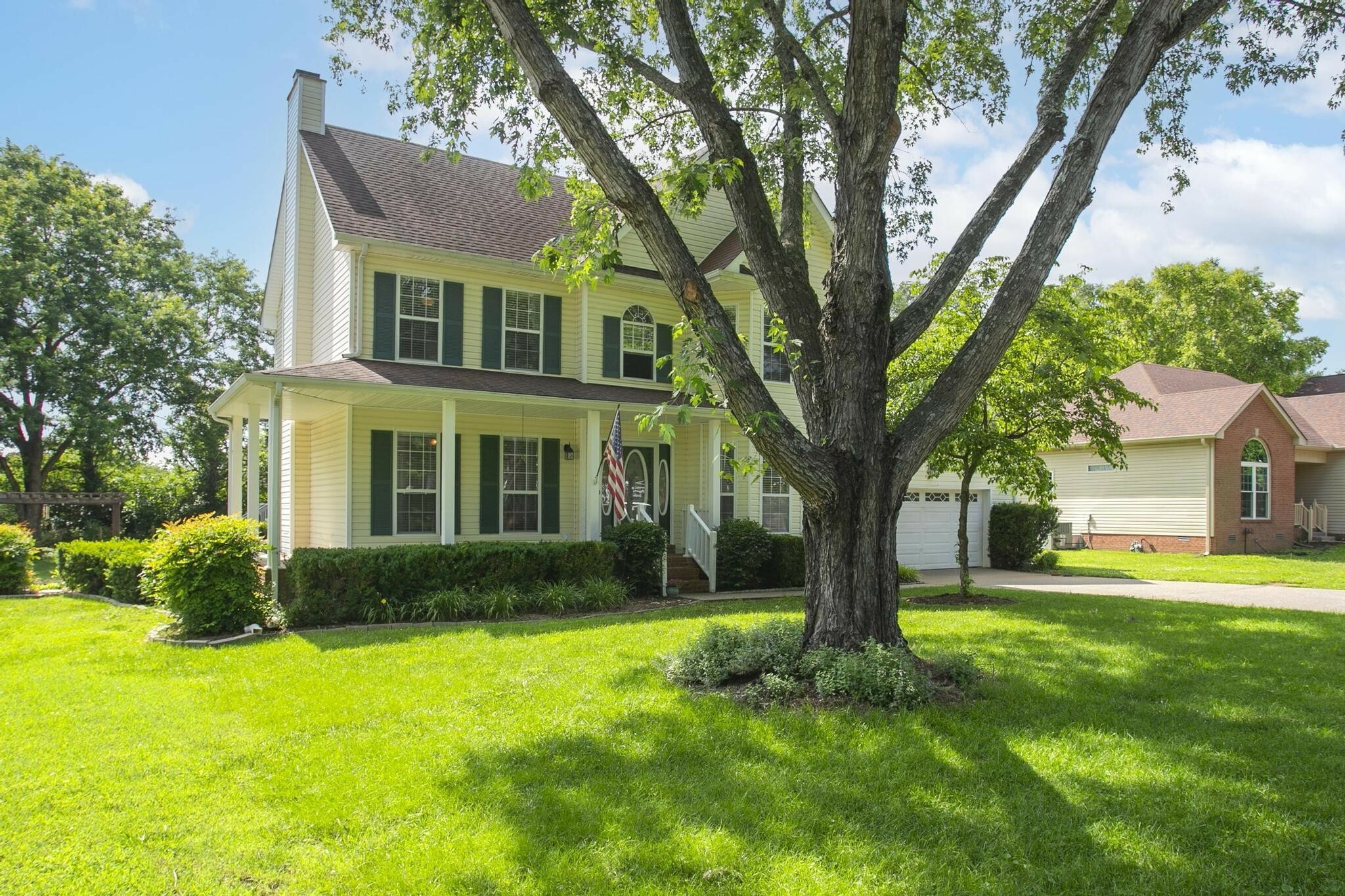 Property Photo: 134 Royal Ct TN 37066